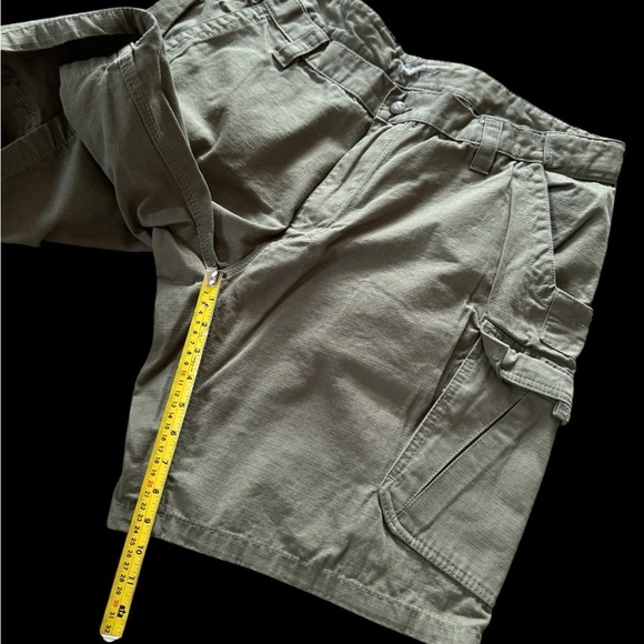 Guide Gear Olive Green Cargo Shorts Men Size 44 EUC - Picture 3 of 5